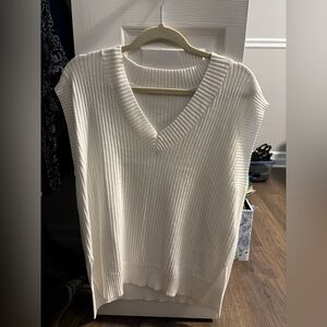 NWOT Never Worn White Ribbed Sleeveless Vneck Sweater